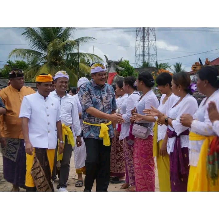 ACARA METATAH/POTONG GIGI MASSAL YANG DIADAKAN OLEH WHDI [[ANITA HINDU DHARMA INDONNESIA]  DI KAMPUNG DHAMA AGUNG MATARAM